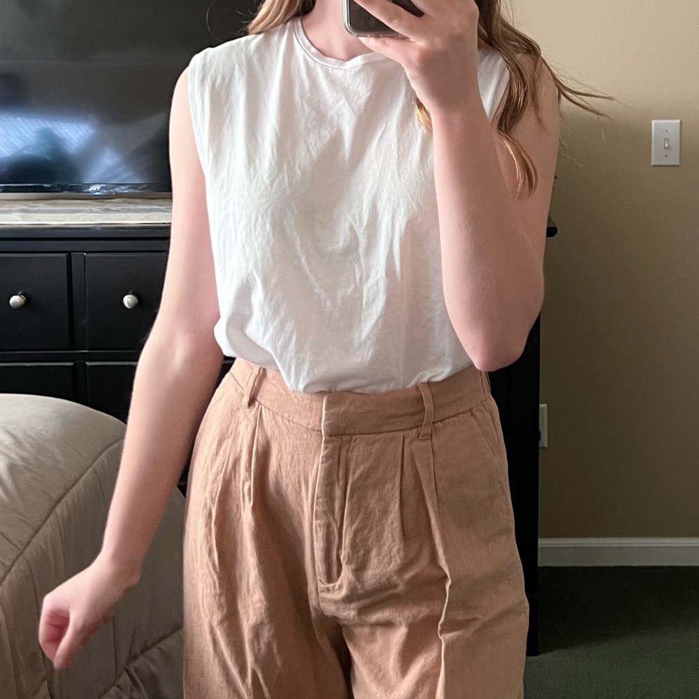 White Banana Republic Sleeveless Shirt